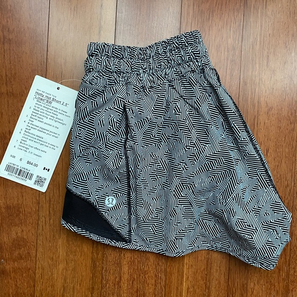 Lululemon Seawheeze 2020 Hotty Hot Short Sz 6 - Picture 2 of 5